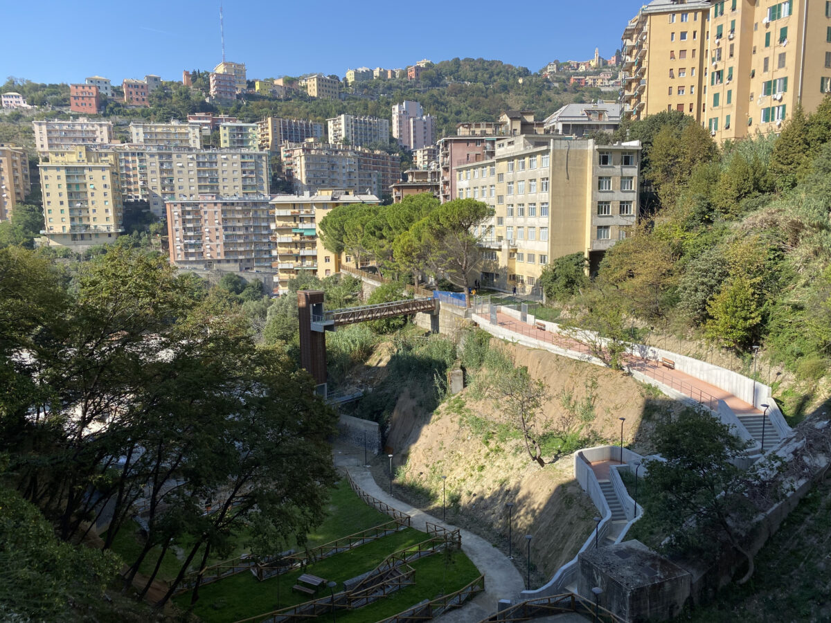 Parco Gavoglio Genoa, a steep park with residential buildings behind